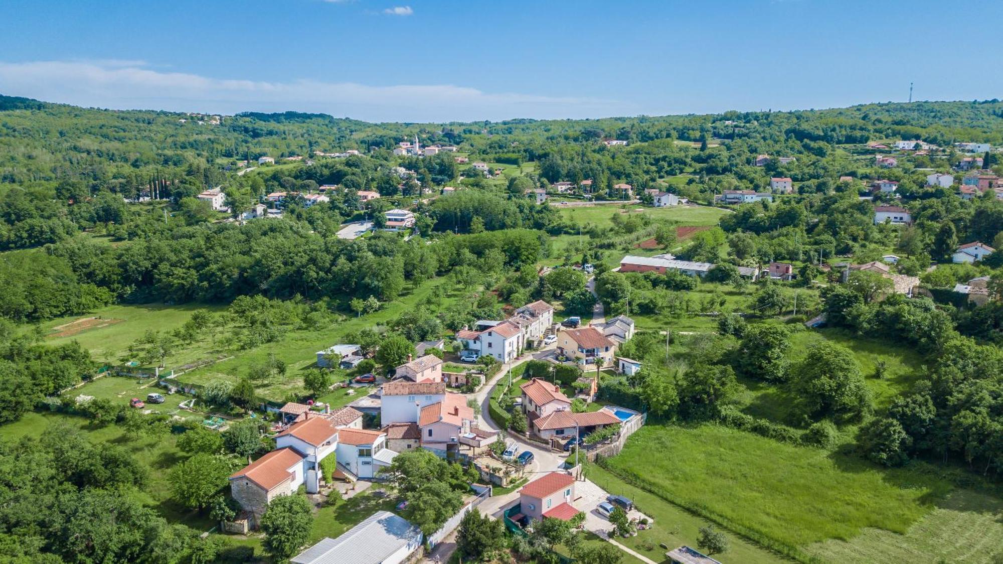 Villa Michelle Karojba Екстер'єр фото